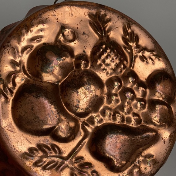 Vintage 60s copper jelly mould with fruit pattern. Copper wall hanging. - Picture 7 of 10